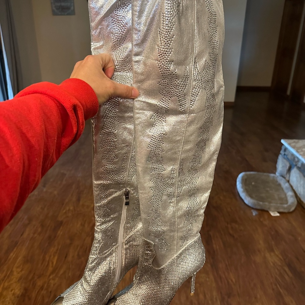 Sexy knee boots!!